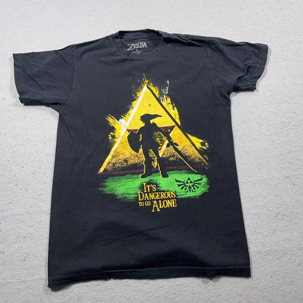 The Legend Of Zelda T-Shirt Men Small Black Triforce Link It’s Dangerous To Go A